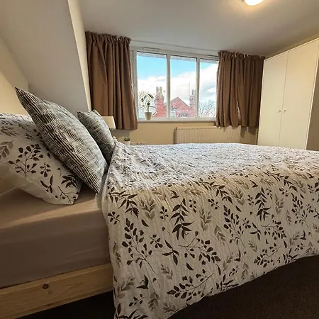 Homestay Bright And Cozy In Leeds