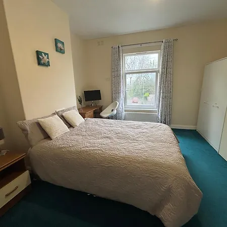 Bright And Cozy In Leeds