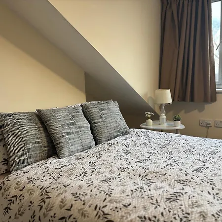 Bright And Cozy In Leeds